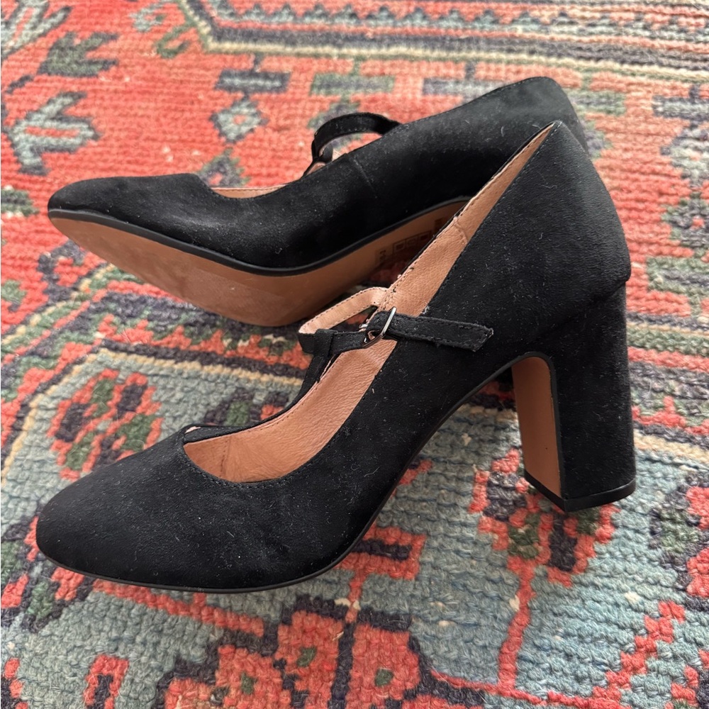 Modcloth Chelsea Crew Simple Pleasantries T-Strap Black Suede Heels. Size 38/7.5